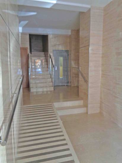 Bajada de ascensor en edificio con sótano en Cl Maestro Valls, 28